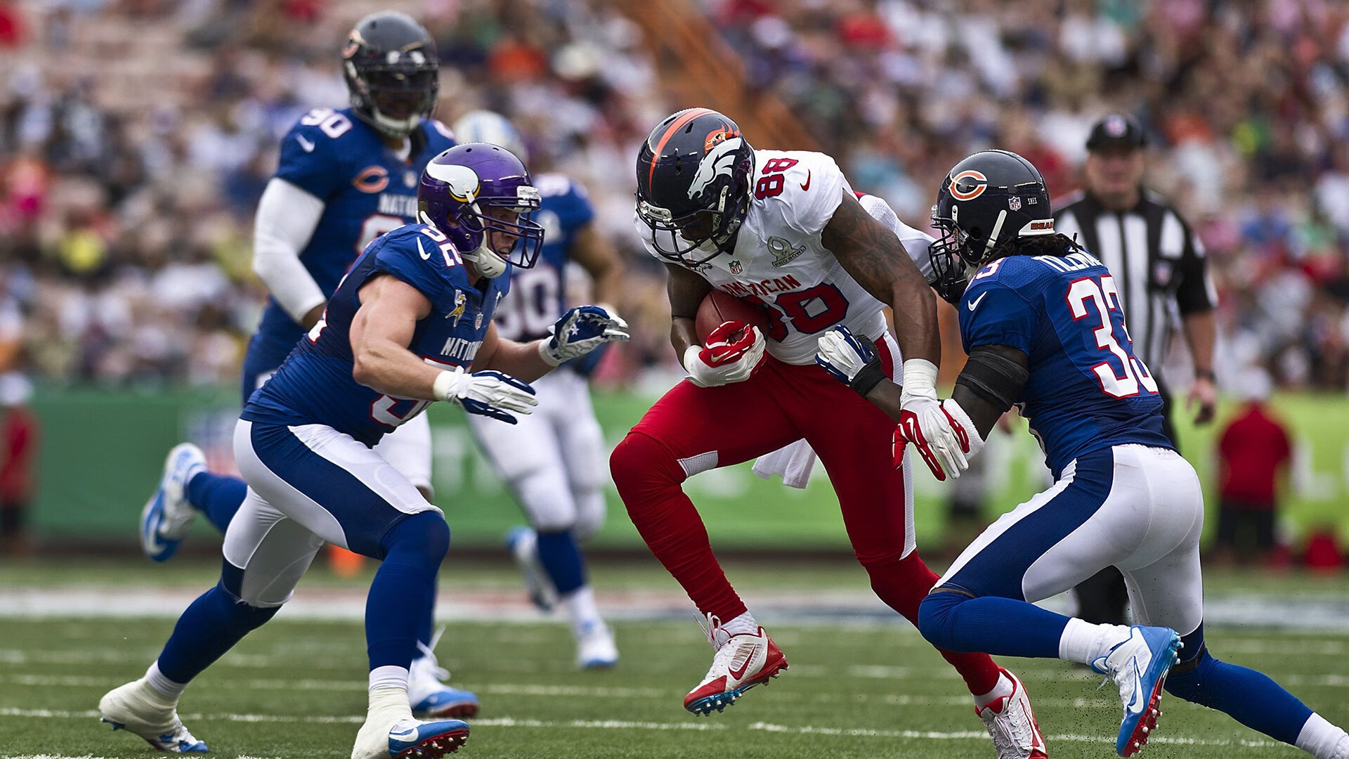 《美联社》：荷兰女足在预选赛中与西班牙队激战，荷兰与美国女足